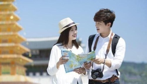 一男一女旅游住一起合适吗？