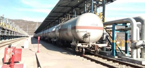 火车一个小时多少油？