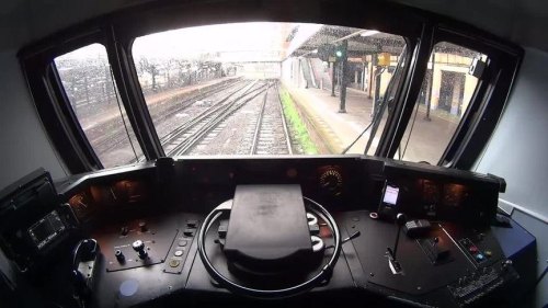 开车好还是火车好? 开车好还是火车好?