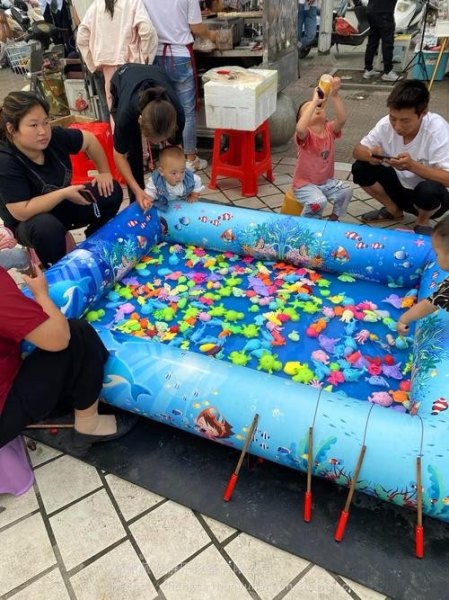暑假到了我想在公园里做一点小生意，各位朋友给点建议？