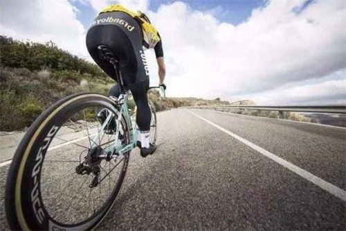 山地自行车骑行90公里的公路,大概要骑多久?应该怎样骑?应该注意什么?没有码表? 山地自行车骑行90公里的公路,大概要骑多久?应该怎样骑?应该注意什么?没有码表?