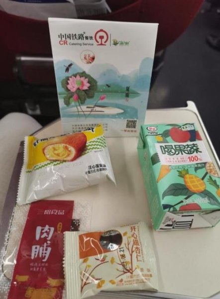 长时间坐高铁适合带什么食品？