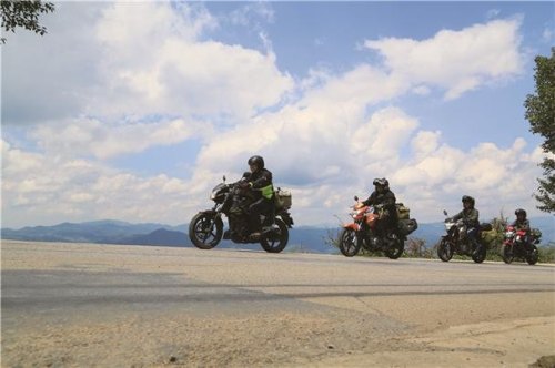 长途骑行摩托或者说摩旅的乐趣在哪？