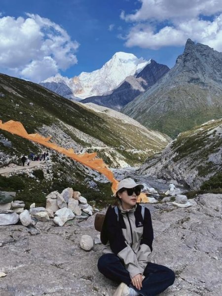 六月份稻城亚丁适合穿什么衣服？