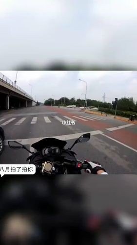 朋友骑机车兜风文案？