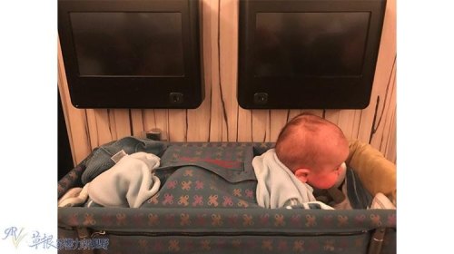 婴儿能不能坐飞机，高铁，火车，哪个更适合婴儿？