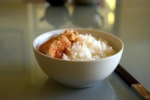 桂林旅游团仅8元团费，午餐白饭配腐乳，你怎么看？