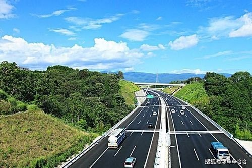自驾游你喜欢选择老国道、省道还是高速公路？为什么？