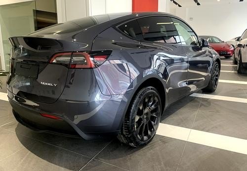 特斯拉modely标准版有越野辅助吗？