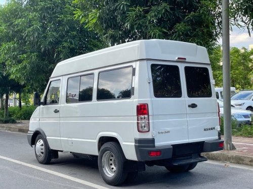 依维柯七座和轿车的过路费一样吗？