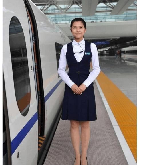 高铁乘务身高要求多少厘米
