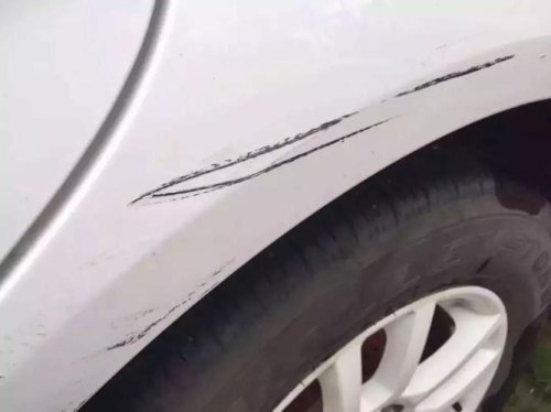 汽车剐蹭修复小妙招？