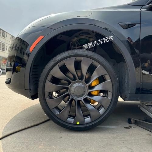 特斯拉modely原厂轮胎是啥牌子？