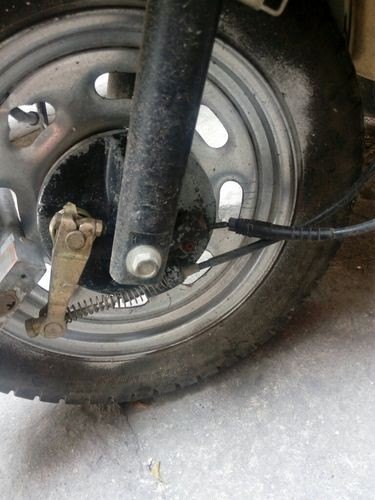 电动车碟刹油没了刹车还能用吗？