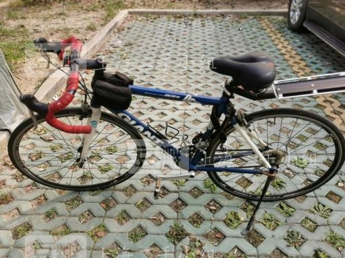 捷安特公路车原装脚踏需要换吗？