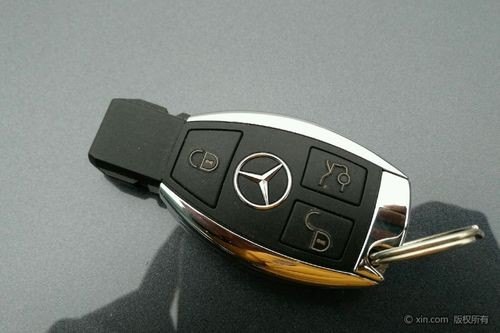 奔驰e300l无钥匙锁车方法? 奔驰e300l无钥匙锁车方法?
