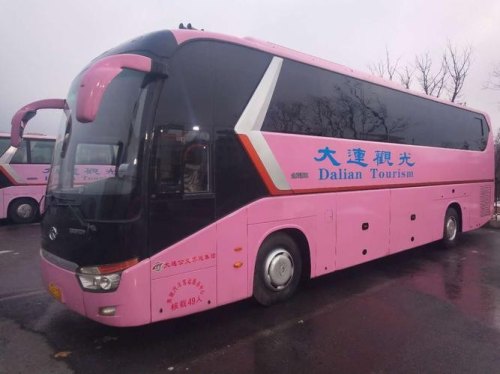 旅游团坐大巴去大连得几个小时？