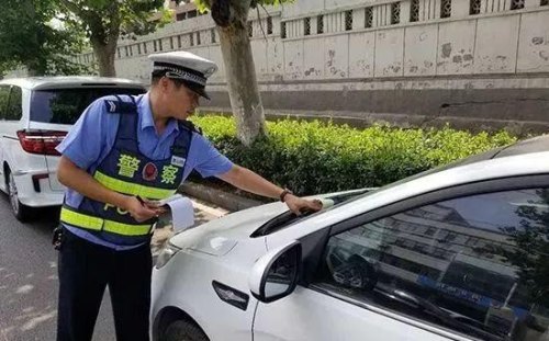 驾驶员没有下车算违停吗