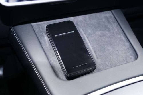 特斯拉为什么不能给华为手机充电？