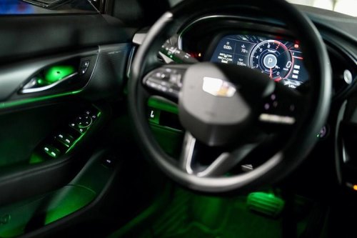 凯迪拉克ct5尊贵版有氛围灯吗？