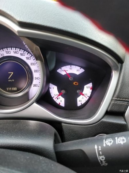 凯迪拉克srx无法启动应急灯一直闪着？