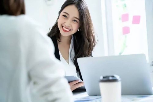 女生活助理一般月薪多少