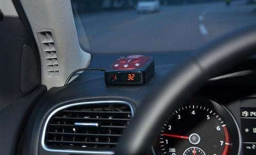 开车时能提醒加速减速等的电子狗是哪种？