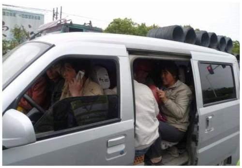 越野车坐6人算超载吗？