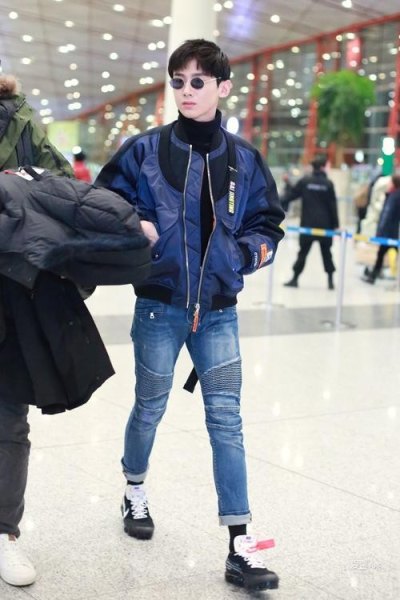 现在就出发白敬亭是常驻还是飞行