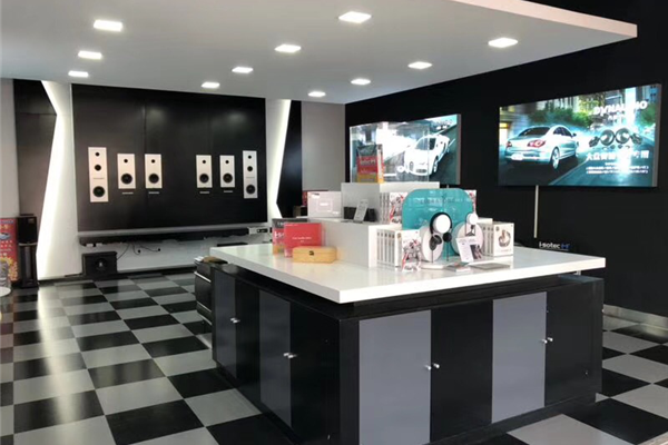 丹拿汽车体验中心-黑白格店